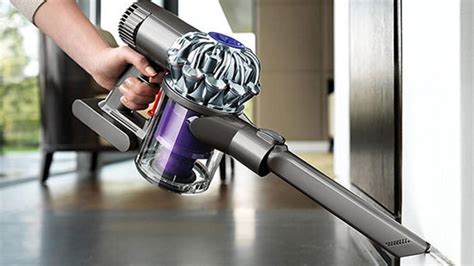 This Dyson Cordless Vacuum Is Powerful, Bagless, and Extremely Easy to Use