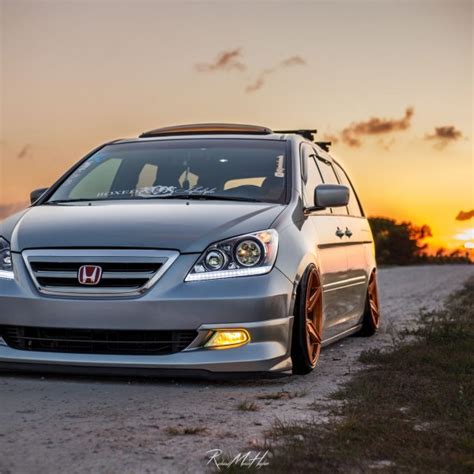 Custom 2006 Honda Odyssey | Images, Mods, Photos, Upgrades — CARiD.com ...