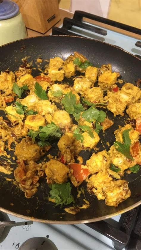 [Homemade] Quorn chicken curry ready to stuff into homemade paratha breads! : food | Quorn ...