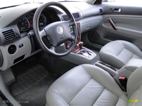 2005 Volkswagen Passat GLX Sedan interior Photo #53133403 | GTCarLot.com