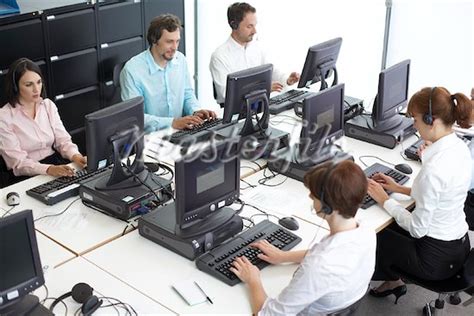 7 Ways Computer can help you: USE OF COMPUTERS IN BUSINESS