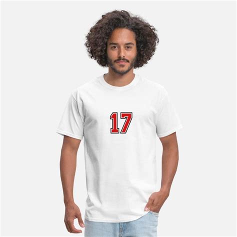 17 sports jersey football number Men's T-Shirt | Spreadshirt