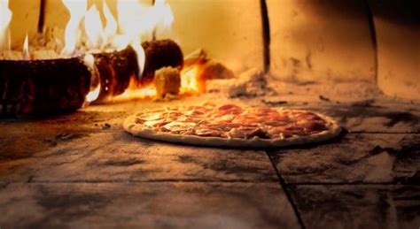 6 Wood-Fired Pizza Oven Tips for Making Great Artisanal Crusts (Video)