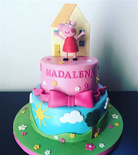 Peppa Pig cake by Na Furtado Cake Designer | Cake, Cake design, Pig cake