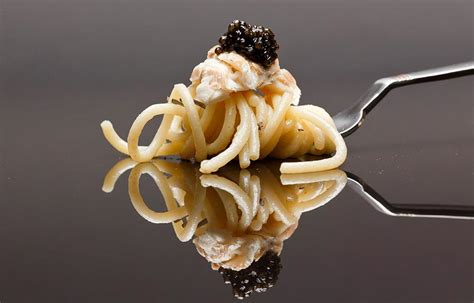 Pasta con salmón y caviar - Plato Fuerte - Recetas Internacionales