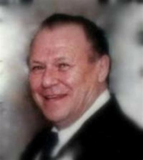 Obituary of Gordon THOMPSON | McInnis & Holloway Funeral Homes | Se...