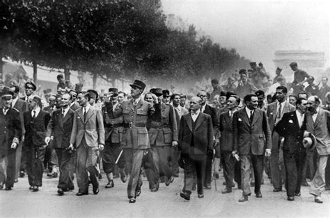 Descente des Champs-Elysées, 26 août 1944 - Fondation Charles de Gaulle