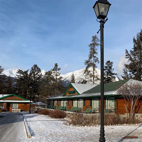 Top 10 Things to Do at the Fairmont Jasper Park Lodge in the Winter ...