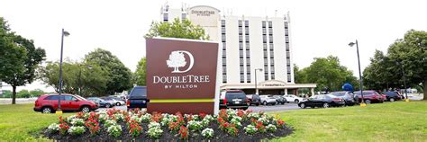 DoubleTree by Hilton PHL Airport Parking | Way