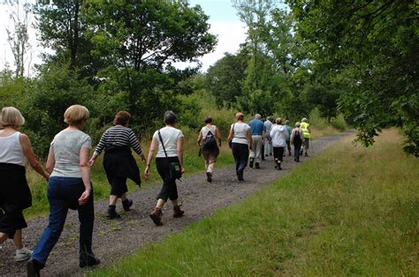 File:Walking for Health in Epsom-5Aug2009 (2).jpg - Wikipedia, the free ...