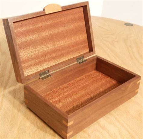 Small Keepsake Box - Woodworking | Blog | Videos | Plans | How To