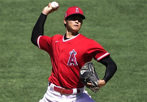 Angels' Shohei Ohtani walks eight batters in about 50 pitches