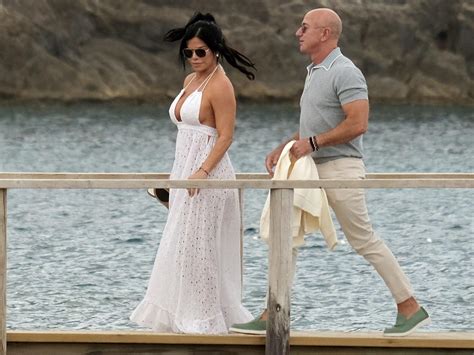 Lauren Sanchez says fiancé Jeff Bezos is a 'monster' in the gym — here's what his fitness ...