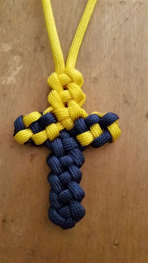 550 Paracord Cross. Tied using a vertical crown knot. Paracord Braids ...