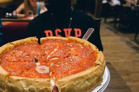 Giordano's Pizza Review: Chicago's Famous Deep Dish Pizza | That Food Cray