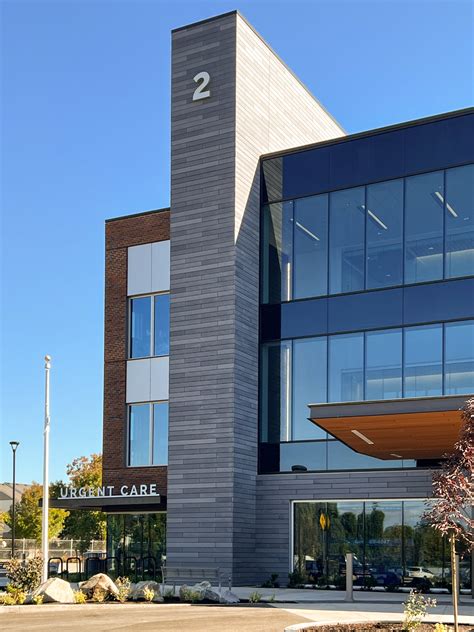 Vancouver Clinic opens new facility at Salmon Creek campus | The Reflector