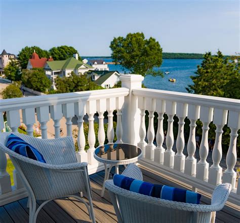 Mackinac Island Accommodations | Accommodations | Harbour View Inn