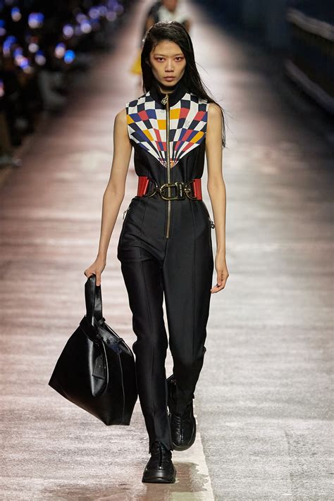 Louis Vuitton Pre-Fall 2023 Collection | Vogue