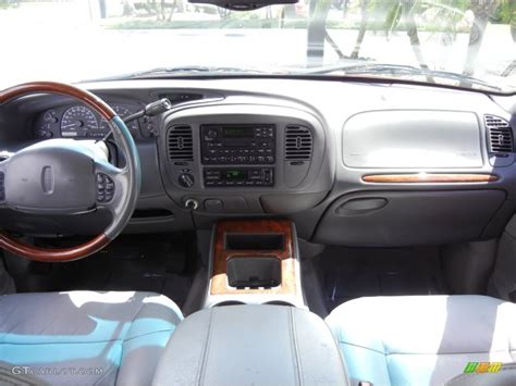 2001 Lincoln Navigator 4x4 Medium Graphite Dashboard Photo #52695027 | GTCarLot.com