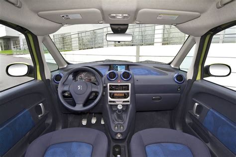 Peugeot 1007 Interior - Car Picture Site | Peugeot 1007, Peugeot, Mini cars