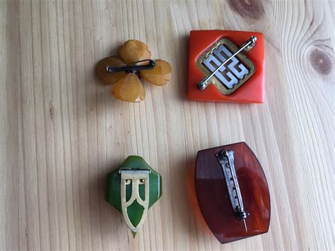 Bakelite? Brooches | Collectors Weekly