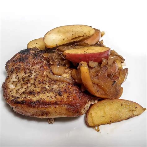 Low Sodium Pork Chops with Apples and Onions - Tasty, Healthy Heart Recipes