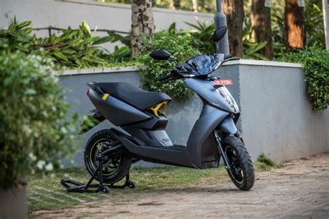 New Delhi Gets Its First Ather Grid Charging Station | BikeDekho