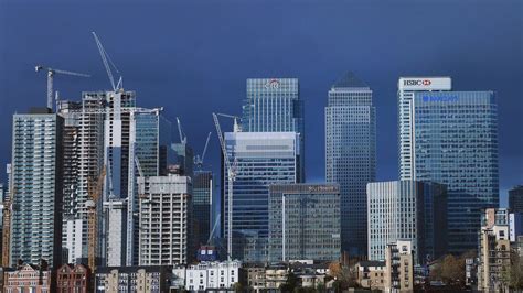 Canary Wharf skyscraper put on hold over fire safety fears - BBC News