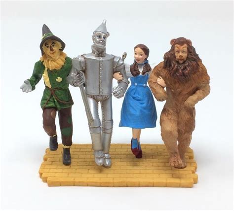 2005 Hallmark Keepsake Ornament OFF TO SEE THE WIZARD! Wizard of Oz Characters | Hallmark ...