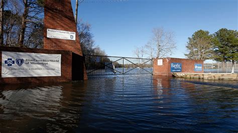 Pearl River is expected to crest Sunday and lead to 'historic' flood in ...