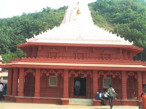 Konkan : God lives here...: GANPATIPULE