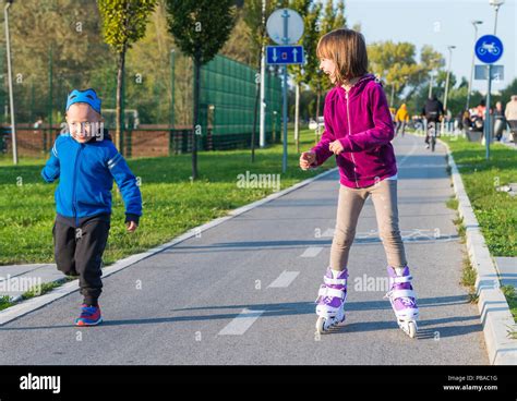 children running on the track Stock Photo - Alamy