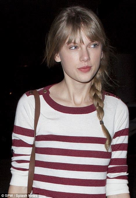 Taylor Swift shows off her natural beauty as she goes make-up free and defies A-list attitude by ...