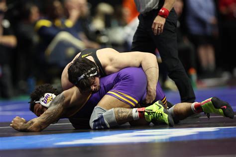 Iowa wrestling has five quarterfinalists and all 10 still alive in NCAA ...