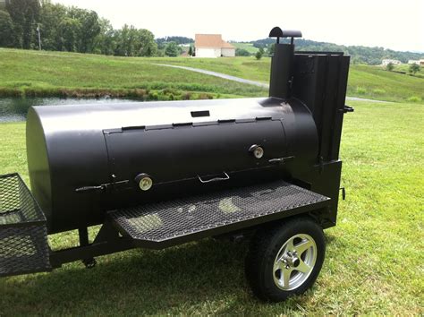 Lang 84 Deluxe Smoker: LIKE NEW Lang 84 Deluxe with Warming Box Smoker