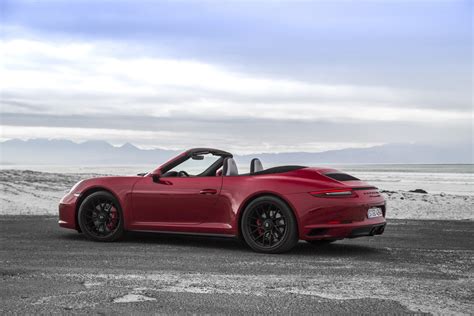 Porsche 911 Carrera 4 GTS Cabrio Carmine Red - The new 911 GTS models