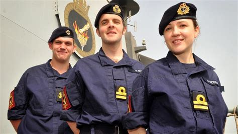 Royal Navy modernise uniform - ITV News