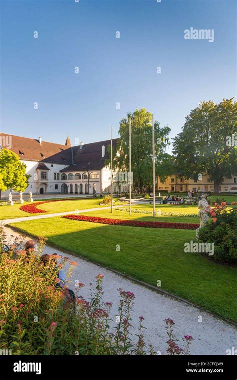 Wels, Burg Wels Castle, park, people in the Upper Austrian Central Region, Upper Austria ...