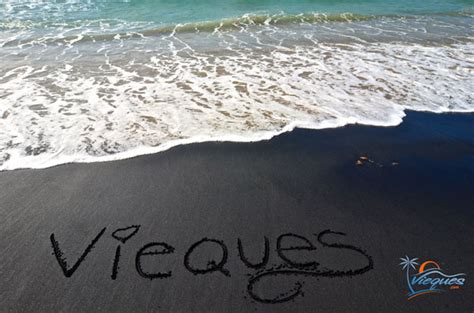 Playa Negra (Negrita) / Black Sand Beach – Vieques, Puerto Rico | Vieques