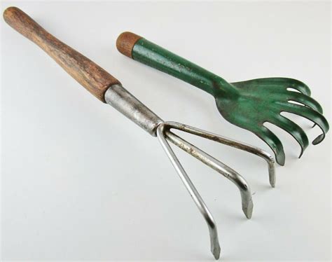 Vintage Garden Hand Tool Lot Fork Claw Cultivators Farm Country Items Tools #unknown | Garden ...