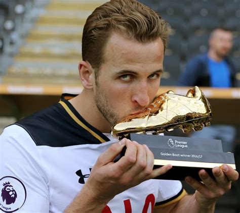 Tottenham's Kane wins Golden Boot again - Rediff.com Sports