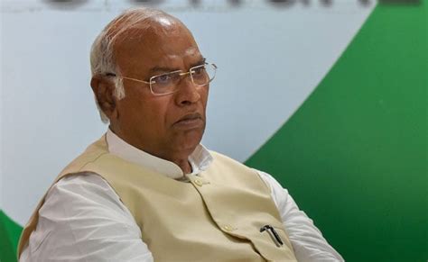 Election Results 2019: Mallikarjun Kharge Faces His First Defeat In Gulbarga, Karnataka