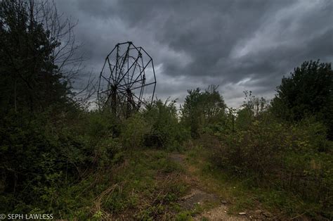 These 9 Abandoned Theme Parks Are Hauntingly Beautiful | Abandoned theme parks, Abandoned ...