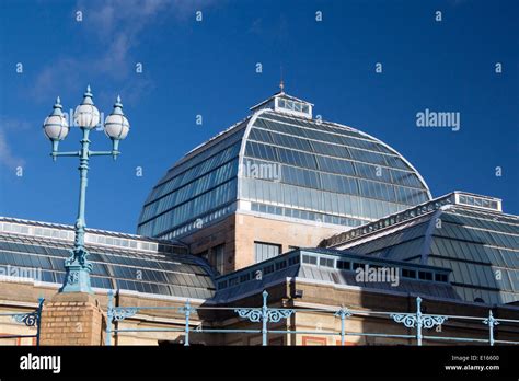 Ally pally hi-res stock photography and images - Alamy