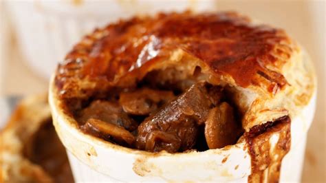 Classic steak and ale pie - Recipe Unilever Food Solutions IE