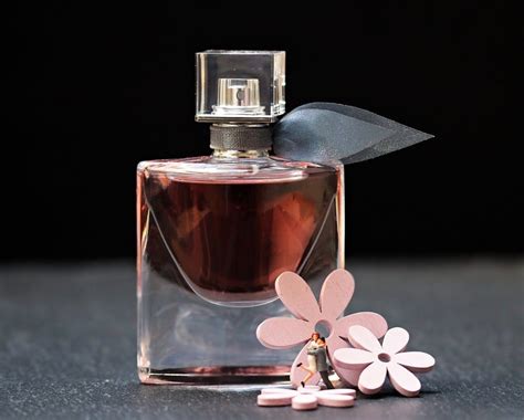 The Top 10 Best Oriental Floral Perfumes - Nylon Pink