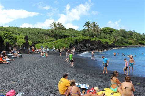 Wai'anapanapa State Park | Maui Guidebook