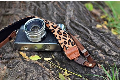 iMo Camera Straps: Handmade and Personalized {Giveaway}