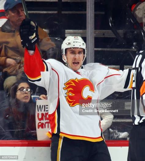 6,845 Mikael Backlund Photos & High Res Pictures - Getty Images