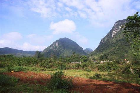 Karst mountains, Vietnam | inyathi | Flickr